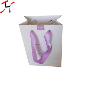 Sacs en papier colorés adaptés aux besoins du client avec le style de mode de poignées pour l'emballage de cadeau